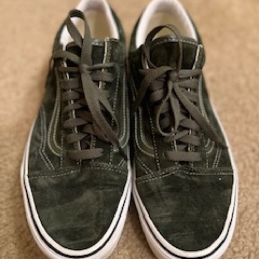 Vans olive green suede women's size 10